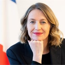 Hochkarätige Besetzung des Human Resources Officer bei AXA: Astrid Panosyan-Bouvet. 