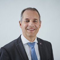 «Fraglich ist, welche Folgen die abermals gestiegene Verschuldung der meisten Staaten für uns alle hat», Philipp Gmür, CEO Helvetia.