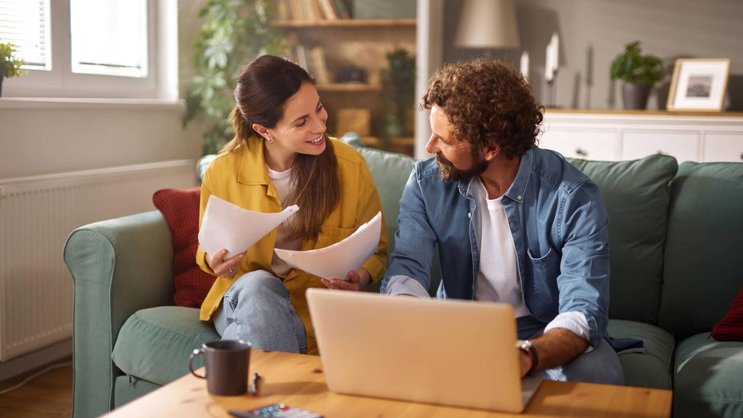 Sondaggio: è soprattutto la cordialità dei collaboratori e delle collaboratrici ad essere apprezzata, mentre i costi e i premi si collocano in fondo alla classifica.