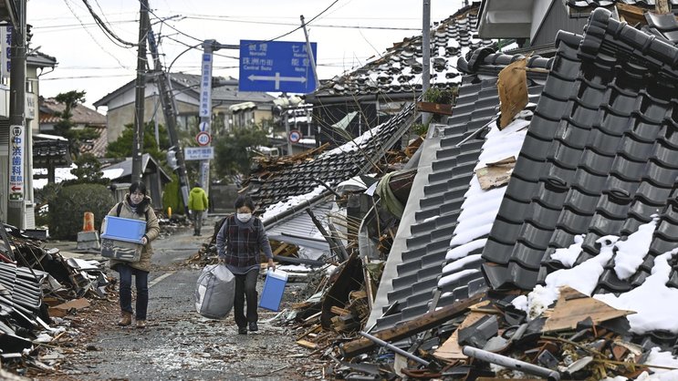 Japan wird immer wieder von heftigen Erdbeben heimgesucht: Eingestürzte Häuser in Suzu (Präfektur Ishikawa) nach dem Erdbeben vom 1. Januar 2024.