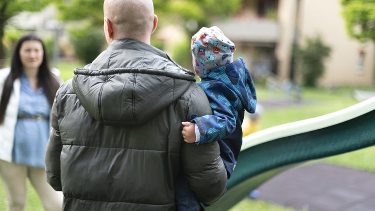 Auch für junge Familien wirken sich die hohen Lebenshaltungskosten negativ aus.
