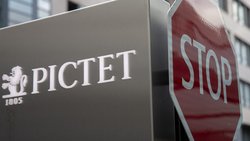 Swiss Re kooperiert beim autonomen Fahren mit dem chinesischen Unternehmen Baidu. Der Rückversicherer und der Tech-Riese wollen unter anderem eine neue Versicherung für fahrerlose Autos entwickeln. (Archivbild)
