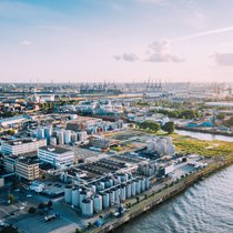 Investitionen in Infrastrukturanlagen wie am Hamburger Hafen setzen technisches Know-how voraus.