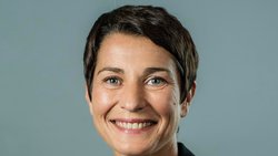 Swiss Re ernennt Cathy Desquesses zur Personalchefin.