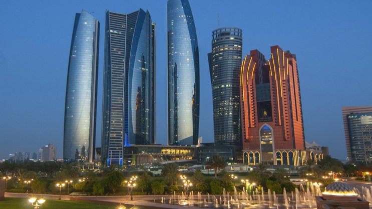 Skyline von Abu Dhabi: Hier soll ein neuer KI-Rückversicherer entstehen.