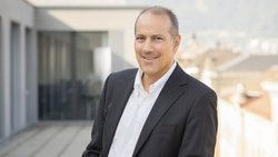 «Digital mobile medicine wird sich meines Erachtens in der Medizin als wichtiges kostengünstiges Standbein etablieren»: Andreas Schönenberger, CEO Sanitas.