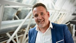 «Es fehlt in vielen Fällen ein übergreifender Ansatz: Es wird oft in Silos optimiert – was die Wirkung auf das Gesamtgeschäft einschränkt. Innovation ist selten ganzheitlich orchestriert», beobachtet Markus Reding, Managing Director Insurance Switzerland und Partner bei Zühlke.
