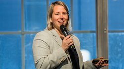 Isabel Steinhoff, Mitgründerin von Dimenteers, sprach am «HZ Insurance Horizon Day ’23» über neue Technologien und deren Mehrwert im Metaverse.