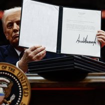 L'un des nombreux «executive orders» signés par le président américain le jour même de son investiture concerne le retrait des Etats-Unis de l'OMS.