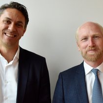 Sehen zunehmendes Interesse für Kryptos durch Pensionskassen und Versicherungen: Roman Knipprath, Head Insurance Clients bei DWS, und Sven Württemberger, CEO DWS Schweiz.
