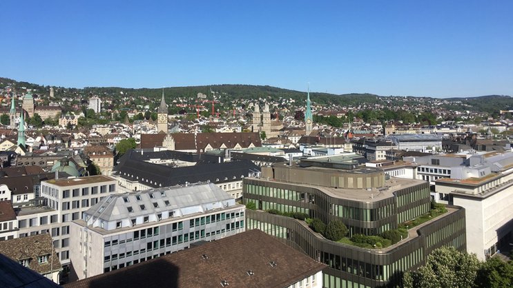 Banken und Versicherungen kommen für knapp die Hälfte der Unternehmenssteuereinnahmen der Stadt Zürich auf.