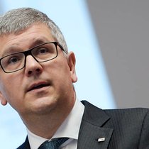 Stefan Mäder wird neuer Präsident beim Schweizerischen Versicherungsverband SVV und löst damit Rolf Dörig ab.