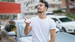 Avec les primes d'assurance automobile, la bonne humeur peut aussi vite s'envoler.