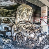 Les incendies de voiture sont souvent spectaculaires et causent d'importants dégâts matériels.