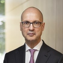 «Dans la situation actuelle, nous ne devrions pas exclure la possibilité d'une nouvelle hausse des écarts de crédit des Etats ou des entreprises»: Stefan Walter, directeur de la FINMA.