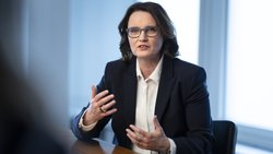 «La Finma ne veut pas simplement édicter plus de règles, mais pouvoir être plus conséquent en cas de violation des règles existantes»: Marlene Amstad, présidente de la Finma.