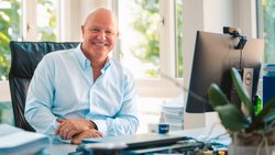 «Konsumenten werden zukünftig Microservices, einzelne Policen, kaufen, und nur solche, die sie wirklich benötigen»: Dacadoo-CEO Peter Ohnemus.