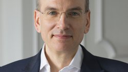 Henri Winand, CEO Akinova Ltd: «Risiken sind nicht nur grösser geworden, auch ändern sich wichtige Risiken aus dem Bereich Cyber oder Logistik täglich.»