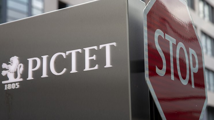 Swiss Re kooperiert beim autonomen Fahren mit dem chinesischen Unternehmen Baidu. Der Rückversicherer und der Tech-Riese wollen unter anderem eine neue Versicherung für fahrerlose Autos entwickeln. (Archivbild)