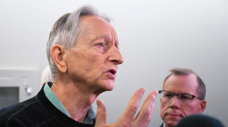 Warnte bereits 2023 vor existenziellen Bedrohungen durch KI und tragt infolgedessen bei Google zurück: Turing- und Nobelpreisträger Geoffrey Hinton.