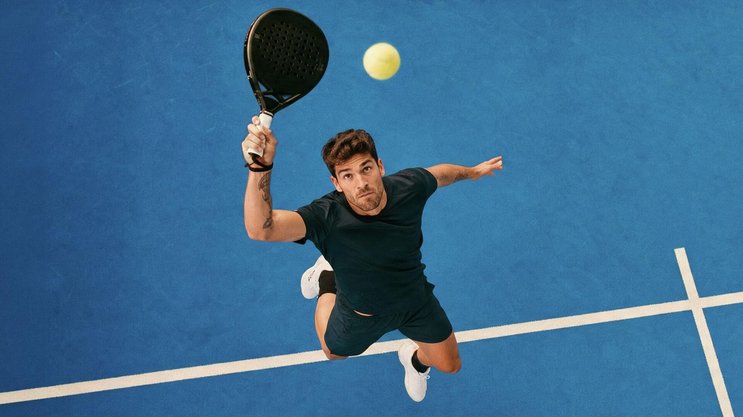 À première vue, le padel semble très simple et s'apprend rapidement. Mais sur le plan physique, ce sport est tout à fait exigeant.