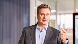 «La Suisse est le pays qui a le plus à gagner et le plus à perdre»: Thomas Schinecker, CEO de Roche.
