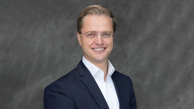 Niklas Elser, CEO Axa Gesundheitsvorsorge, setzt auf eine Wachstumsstrategie und die Entwicklung innovativer Produkte.