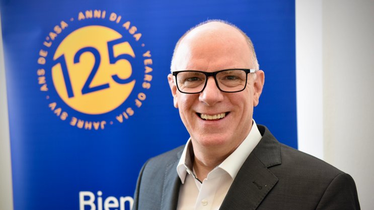 Jean-Philippe Moser vom Schweizerischen Versicherungsverband SVV kritisiert den auf dem Tisch liegenden Vorschlag einer Erdbebenversicherung für die Schweiz scharf.