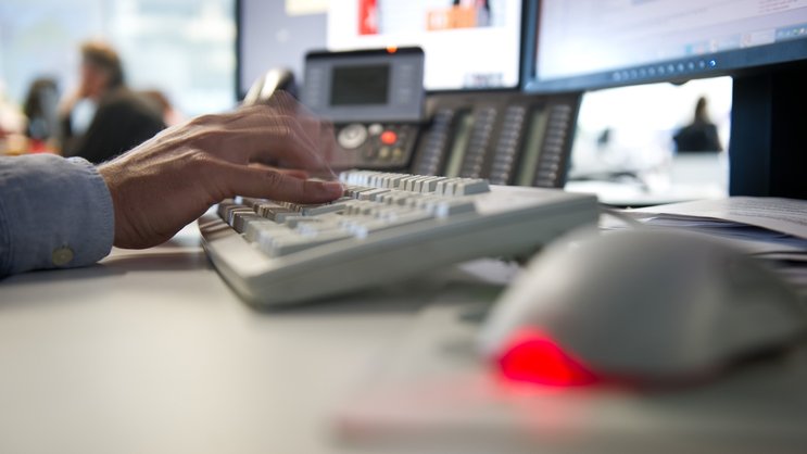 «AXA Horizon» permet aux retraités de continuer à travailler à temps partiel. Ainsi, leur précieux savoir-faire est préservé et transmis à la génération suivante.