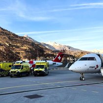 Les avions-ambulances de la Rega à l'aéroport de Sion.