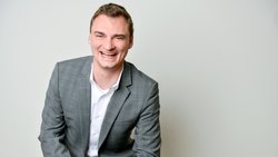 «Wir nutzen neue Vertriebspartnerschaften und Technologien gerne, um innovative Produkte zu lancieren und einen intellektuellen Vorsprung gegen die Konkurrenz zu erarbeiten»: Patrick Eugster, CEO Dextra Versicherungen AG.
