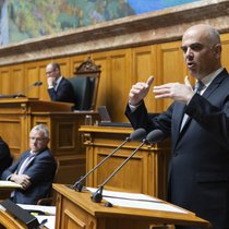 Bundesrat Alain Berset spricht während der Debatte um die BVG-Reform, während der Frühlingssession der Eidgenössischen Räte, am Dienstag, 28. Februar 2023, in Bern.