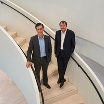 Auf den Chefetagen herrscht ein guter Spirit: Clemens Markstein (links; CEO Baloise Schweiz) und Jürg Wittwer (CEO TCS).