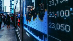 Allianz ist nach Marktkapitalisierung vorn, gefolgt von Axa. Zurich an dritter Stelle.