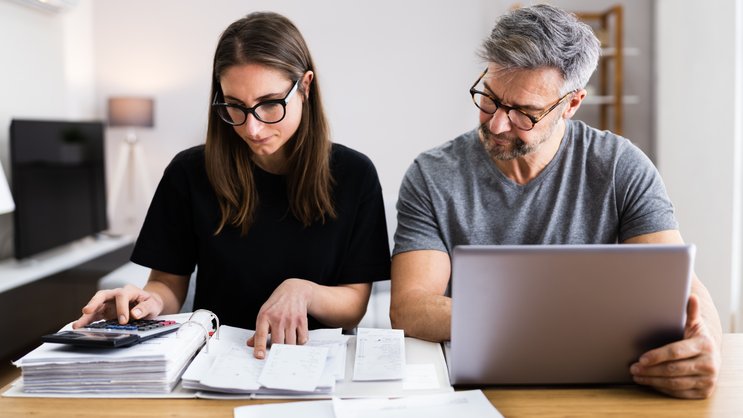 Il est impératif de planifier financièrement sa retraite et il est nécessaire de calculer les besoins financiers pour divers scénarios possibles.