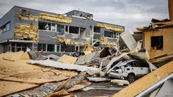 Die Gewitterfallböen mit Spitzengeschwindigkeiten haben am 24. Juli in La Chaux-de-Fonds eine Schneise der Verwüstung hinterlassen.