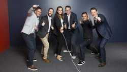 Das Team der Axa freut sich anlässlich des Innovationspreises der Schweizer Assekuranz 2019 über seine Top-Platzierung.