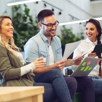 Mitarbeitende bewerten beim Swiss Arbeitgeber Award ihren Arbeitgeber. Wer als Unternehmen gut abschneidet, hat Vorteile.