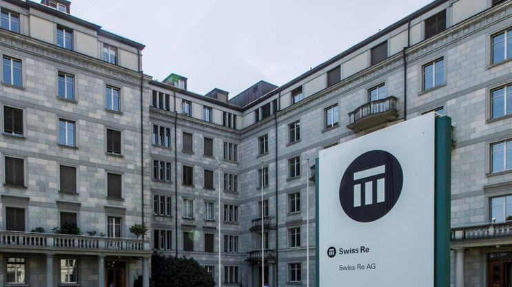 Swiss Re und die Konkurrenz im ersten Halbjahr mit rekordhoher durchschnittlicher Eigenkapitalrendite von 21,5 %.
