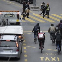 Les personnes qui se déplacent principalement en voiture sont nettement plus souvent agacées que les usagers des transports en commun.
