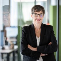 Andrea Klein sieht Vorteile bei digitalen Portalen, auf denen sich Versicherte einen Überblick über ihre Vorsorgesituation verschaffen und verschiedene Situationen simulieren können.