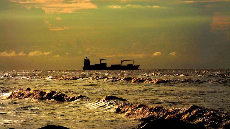 Containerschiff vor Guyana