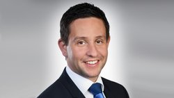 Zusammen mit seinen Arbeitskolleginnen und -kollegen geht Michael Zeller für die Kundschaft immer die Extrameile.