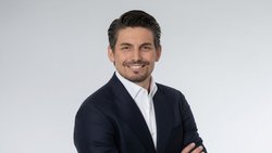 «Ich bin eine optimistische Person, die stets danach strebt, mich selbst und mein Umfeld weiterzuentwickeln»: Arben Gujani, Generalagent der Allianz Suisse in Meilen.