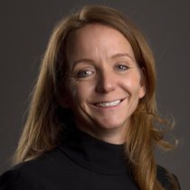 «L’appel de plus en plus marqué à l’interdiction montre qu’une grande partie de la population suisse ne croit plus qu’il soit possible de protéger les enfants et les jeunes en passant des accords individuels avec eux»: Katrin Sprenger, responsable des services de cyberprévention d’AXA.