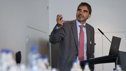 Der Ökonom und Professor Aymo Brunetto an der diesjährigen SIBA-GV.