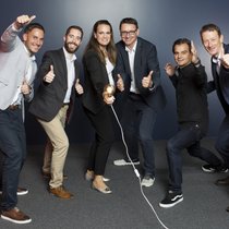 Das Team der Axa freut sich anlässlich des Innovationspreises der Schweizer Assekuranz 2019 über seine Top-Platzierung.