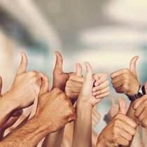 Die besten Arbeitgeber schaffen ein Umfeld, in dem Mitarbeitende sich wohlfühlen und sich motiviert weiterentwickeln können.