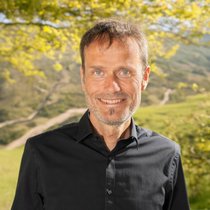 «Wenn die Schäden weiter zunehmen, könnten die Prämien irgendwann so hoch werden, dass sie für viele Betriebe kaum noch tragbar sind»: Schweizer Hagel-Direktor Adrian Aebi. 