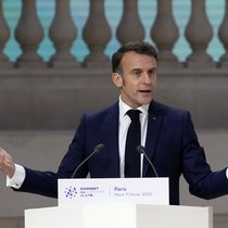 «Nous posons là les bases, à côté de l'innovation et de l'accélération, de ce qui va permettre à l'IA d'advenir et de tenir, c'est-à-dire les clés de la confiance»: Emmanuel Macron, président de la République française.